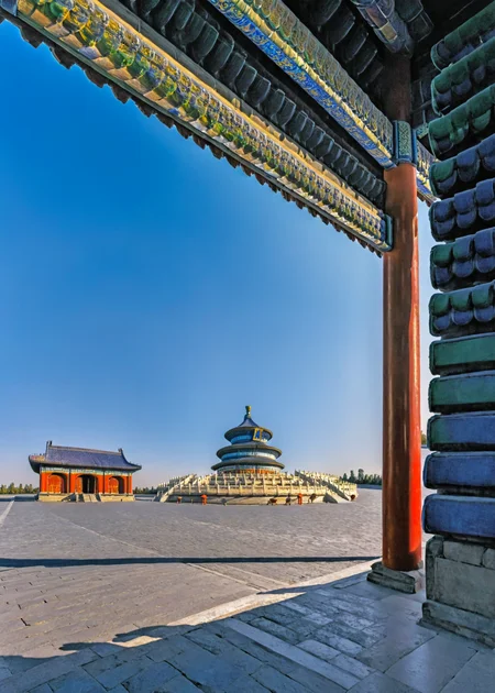 <lora:å¤©å:1>,temple of heaven,scenery,no humans,sky,blue sky,architecture,day,outdoors,building,east asian architecture,cloud,pillar,cityscape,shadow,city,, masterpiece, best quality,