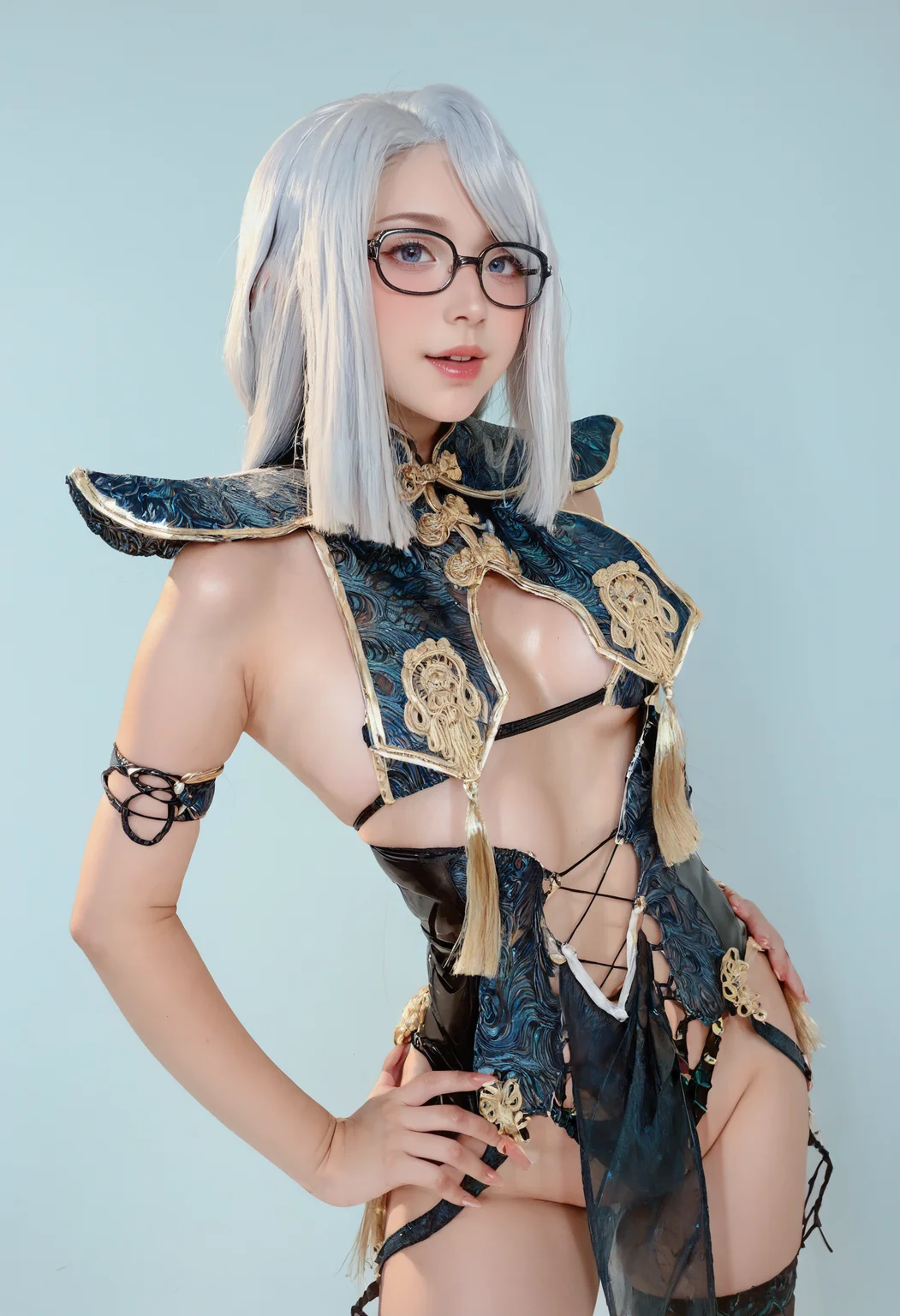 score_9,score_8_up,score_7_up,8k,heavy make-up,blue background,(smile:0.6),from side,
cowboy shot,1girl,solo,cute girl,large breasts,narrow waist,dynamic pose,very long hair,white hair,<lora:A003-Shenhe-v40-000010:1>,1gshenhe,thigh,hand on hips,glasses,(slender.body:1.4),