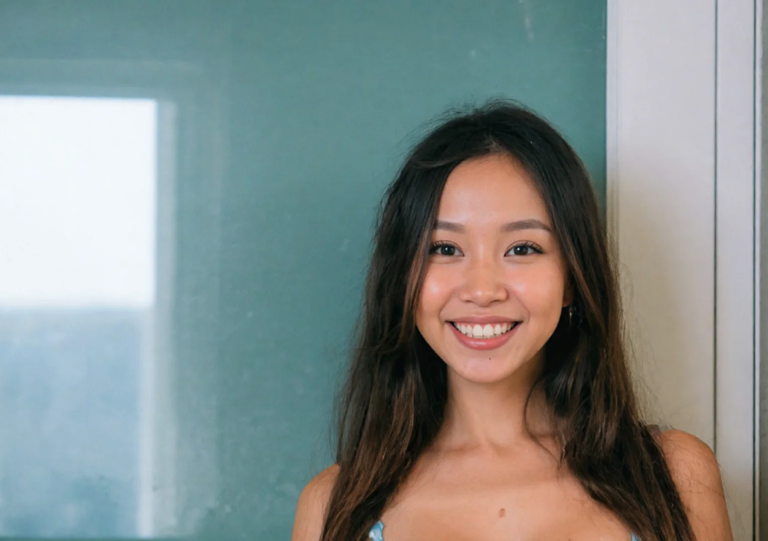 18yo girl smiling chinese girl, long hair, short bodycon dress, (cute smile:1.3), (flash photography:1.3), (dark:1.25)