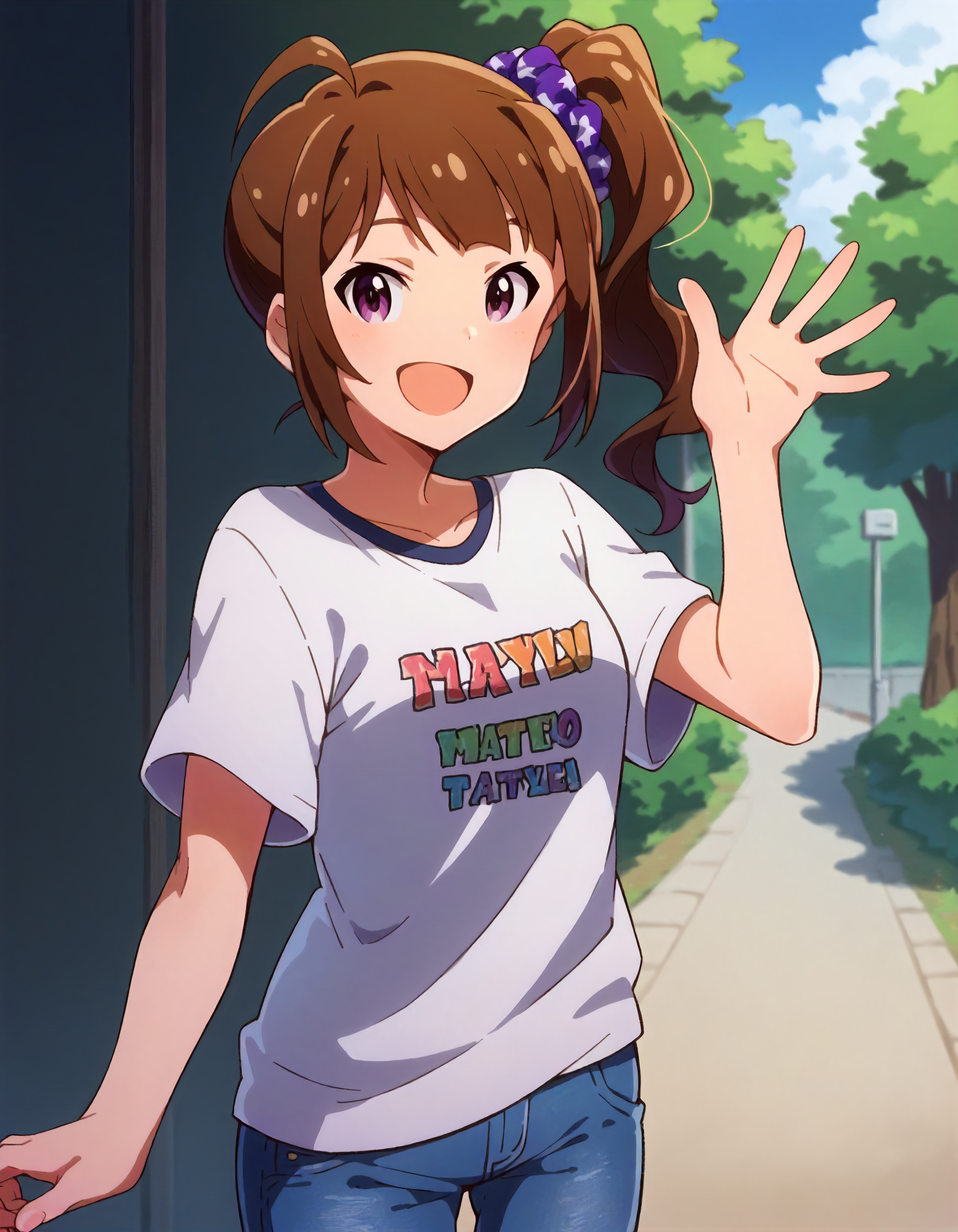 score_9,score_8_up,score_7_up,1girl,solo,cowboy shot,looking at viewer,smile,open mouth,waving,outdoors,
<lora:yokoyamanao_ponyXLV6:0.8>,mlyn,
brown hair,side ponytail,ahoge,purple eyes,
hair scrunchie,T-shirt,denim