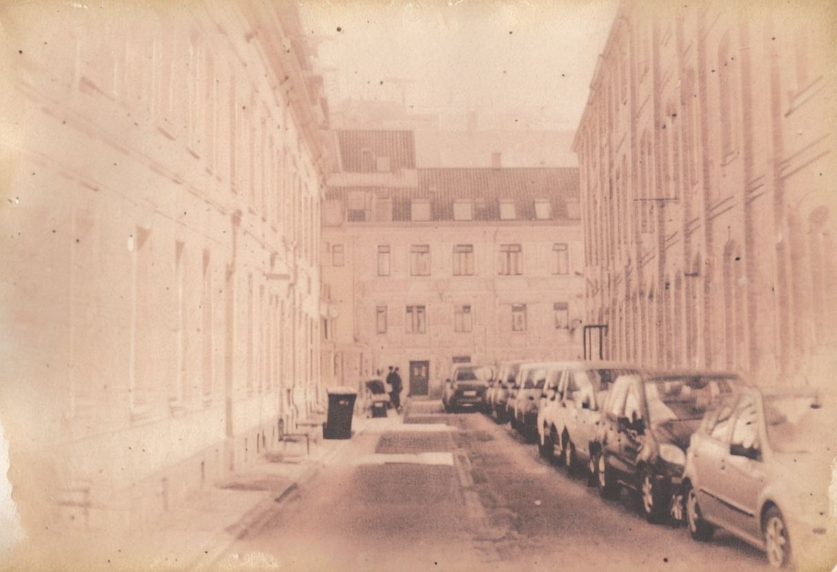 lith_argenta_Brom_Spezial_BBS151, instagram photo, a foggy street somewhere in europe, hard shadows, film grain