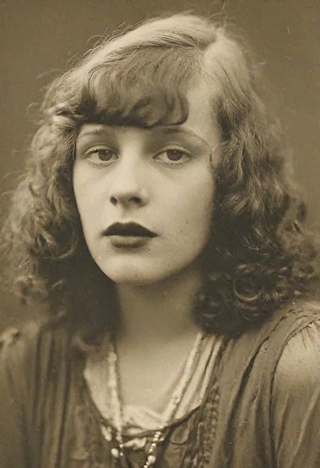 Vintage photo in 1920s of a young woman