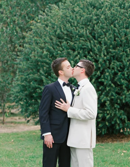 coupleslora, wedding, 2men, kiss