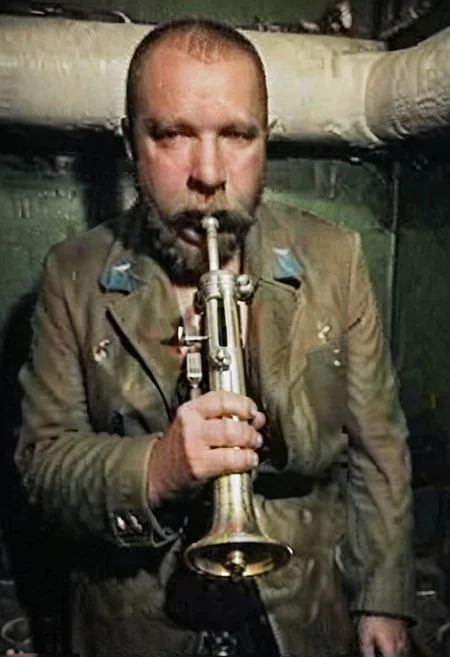 score_9, score_8_up, score_7_up,
solo, photo real, masterpiece,
absurdes, ultra detailed, amazing quality,
detailed eyes, perfect hands, detailed fingers, photography, film grains, grainy, zlnyslnk,
phvshy, short blond hair, short blond beard, brown military jacket,
detailed face, detailed eyes,
fat, happy face, looking at viewer,
underground, basement, (green walls), pipes, indoors,
unique angle, dramatic angle, brown military jacket,
trumpet, playing trumpet