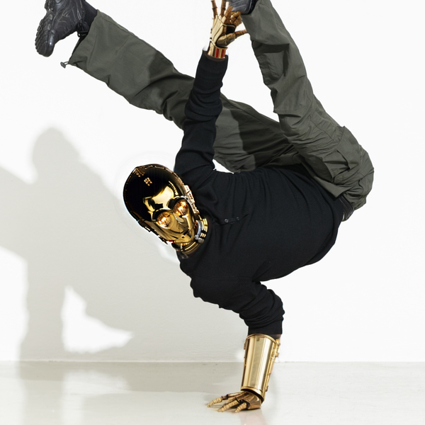 cinematic photo, C3PO1024, full body,  a robot breakdance, highly detailed ,ultra sharp, photograph, film, bokeh, professional, 4k, highly detailed    <lora:C3PO1024:0.9> <lora:add-detail-xl:1>