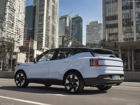 suv car,<lora:Volvo EX30-exterior:1>,
car travel,reality,wide angle environment shooting,speeding through a busy city,low angle shooting,motion blur,, masterpiece, best quality,