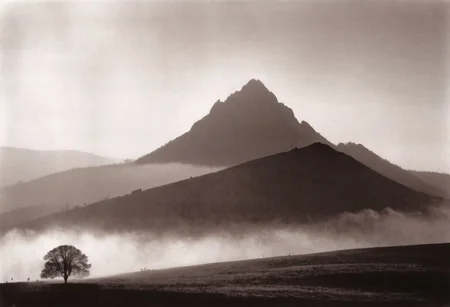 lith_argenta_bromBN1W, a foggy mountain, hard shadow