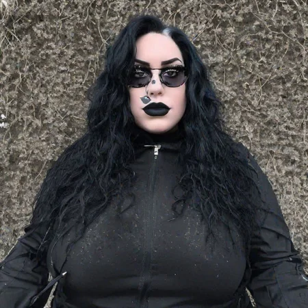 Thicc goth big tittys and big ass