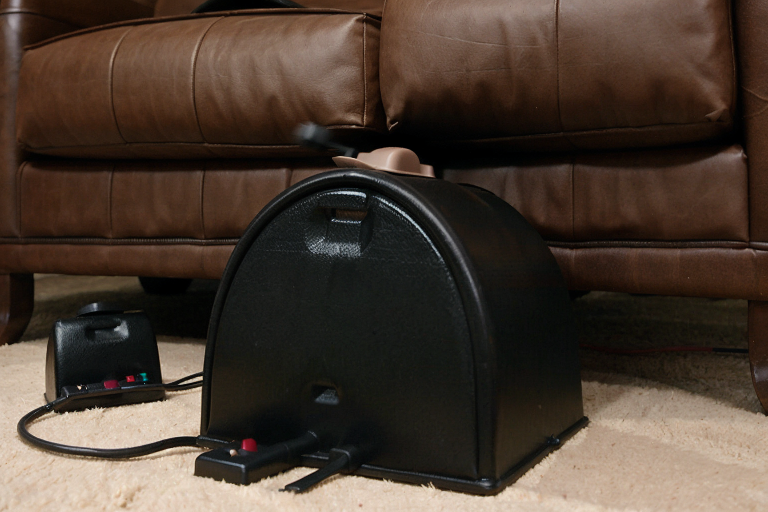 sybian, <lora:Sybian-v2.3-000002:1>