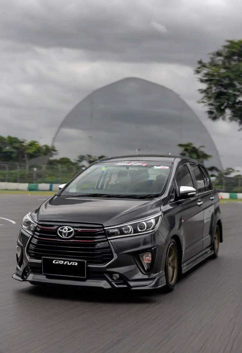 Toyota Innova, circuit track, drift, oversteer,