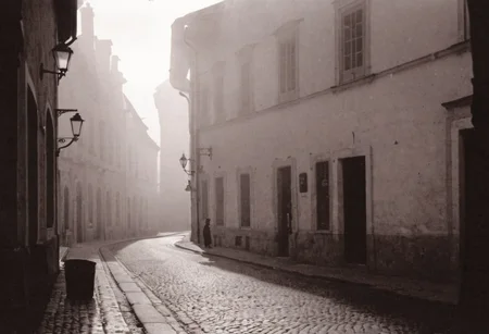 lith_argenta_bromBN1W, a foggy street somewhere in europe, hard shadow