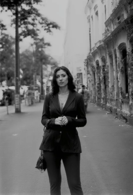 KB_AgfaCA20_FLUX, instagram photo a 20 y.o french woman,  film grain, soft shadow
