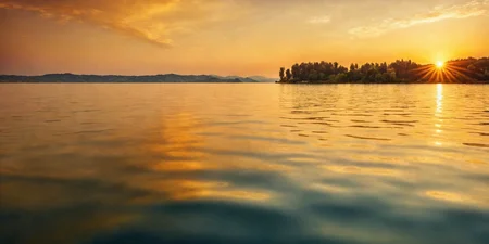 <lora:HMSG黿XL-000001:0.8>,reality,hd-hlh-3h,<lora:å
å½±XL:1>,Realistic landscape, calm water surface, golden hour, soft, golden lighting, warm colors, highly detailed, real photograph