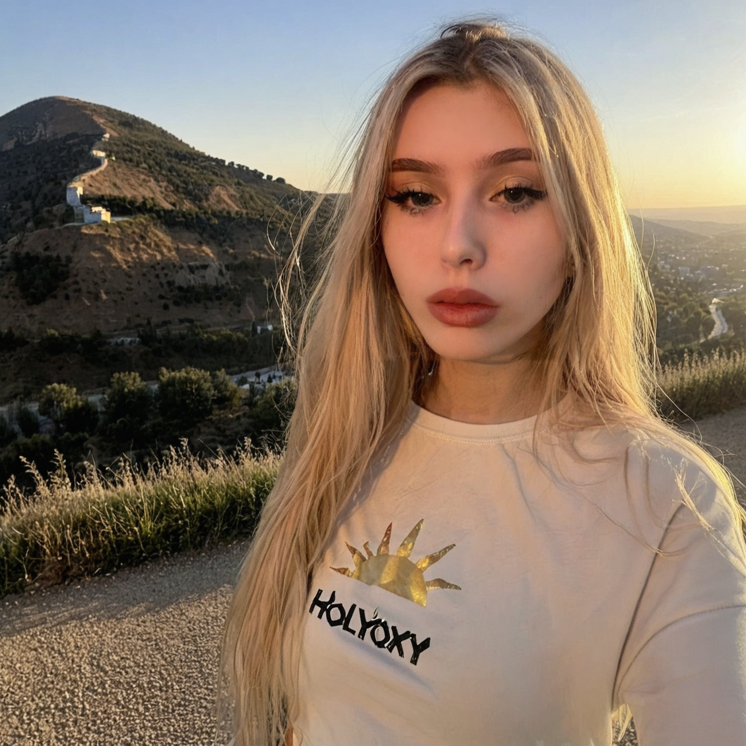 <lora:whylolycry:1>  <lora:NoobV065sHyperDmd:1> whylolycry, long hair,  high definition,   fancy tshirt, selfie pov hand, hill, breathtaking  golden hour, sun