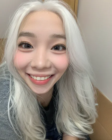 1girl, close up, long hair, white hair, happy expressions, indoors, <lora:èåè§è§-000016:0.8>